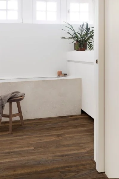 LVT-плитка Moduleo Roots Glue 0.55 English Walnut 20896BE в Нижневартовске