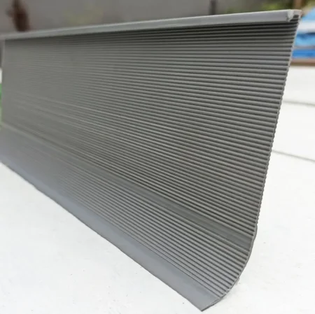 Коннелюрный односоставной плинтус Bonkeel Prof Серый (95х2700мм) в Нижневартовске