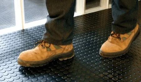 Противоскользящее резиновое покрытие Пятачки (1,0х10м) в Нижневартовске