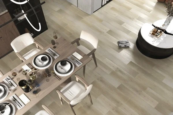 Кварц-виниловая плитка Refloor Fargo Comfort 1166-02 Дуб Спелый Миндаль (Градиент) в Нижневартовске